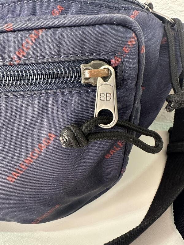 Cangurera Balenciaga