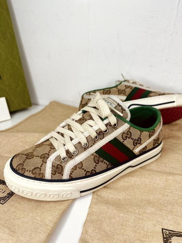 Tenis de dama