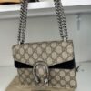 Bolsa pequeña cruzada de piel con gamuza