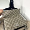 Bolsa pequeña cruzada de piel con gamuza