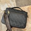 Bolsa de piel crossbody monograma